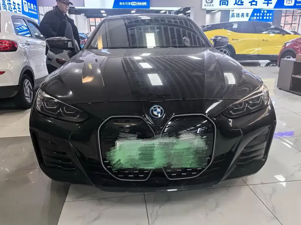 BMW i4 — фото 10