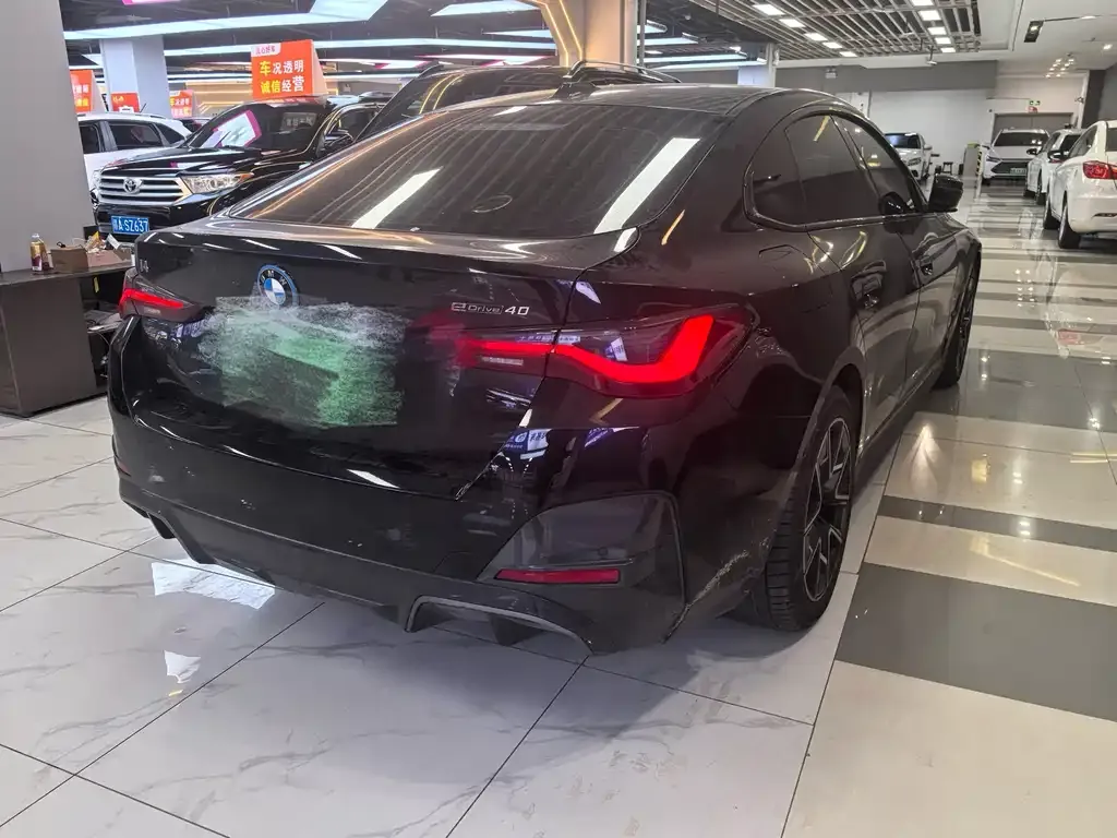 BMW i4 — фото 5