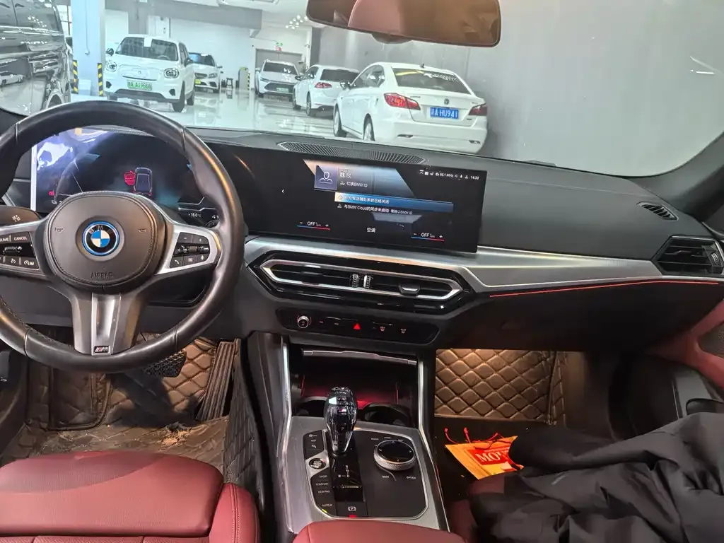 BMW i4 — фото 3