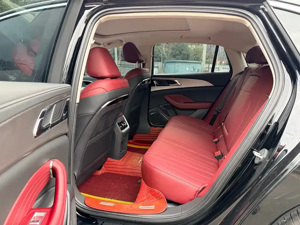 Hongqi H5 — фото 2