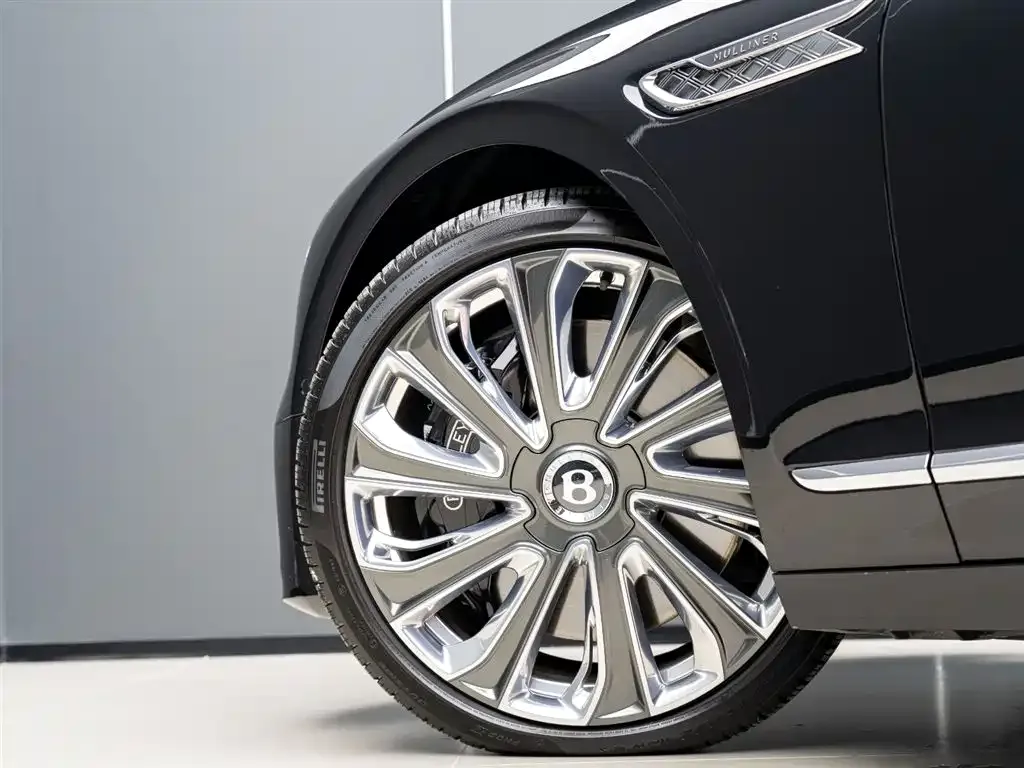 Bentley Flying Spur — фото 5