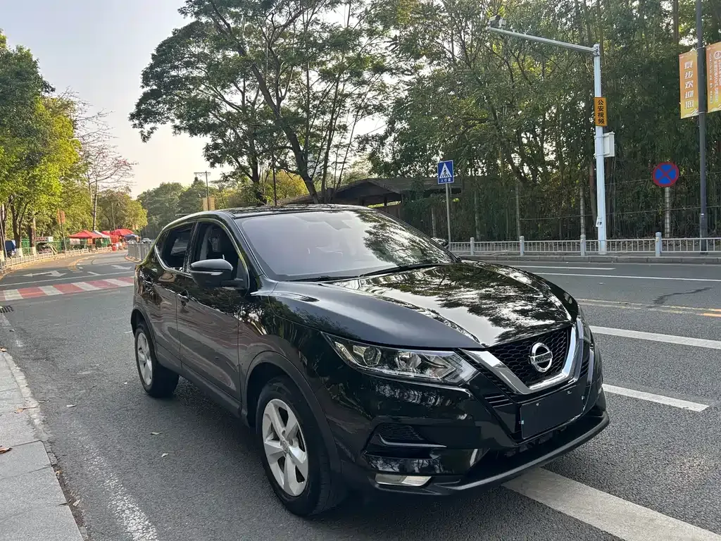 Nissan Qashqai — фото 1