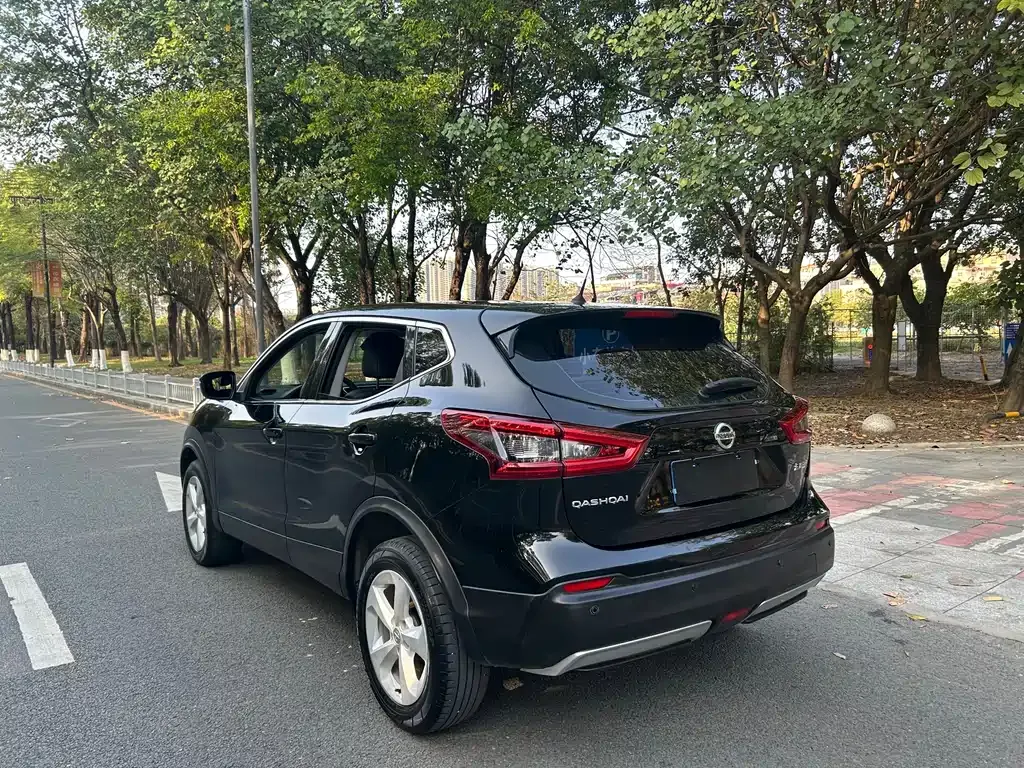 Nissan Qashqai — фото 8