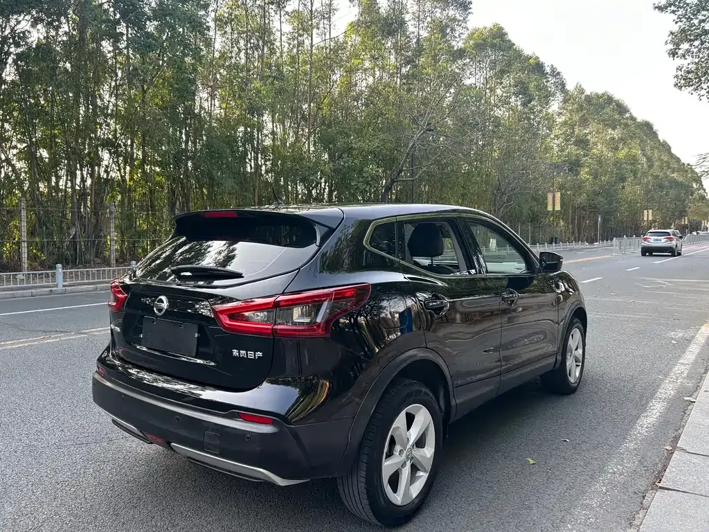 Nissan Qashqai — фото 4