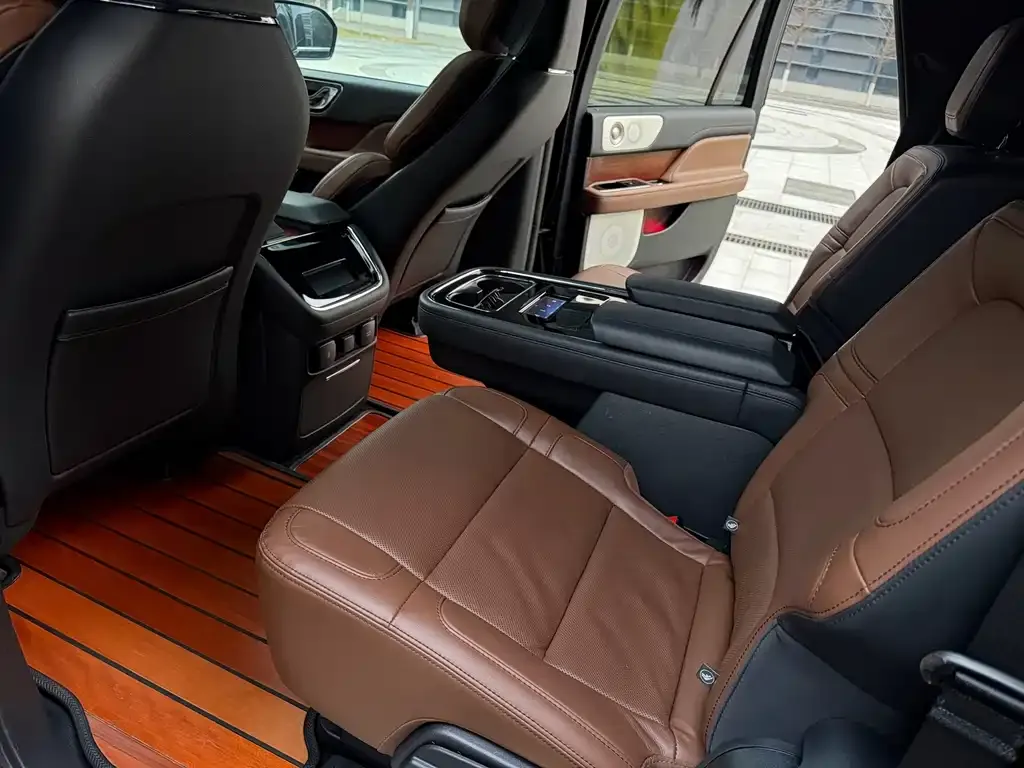 Lincoln Navigator — фото 9