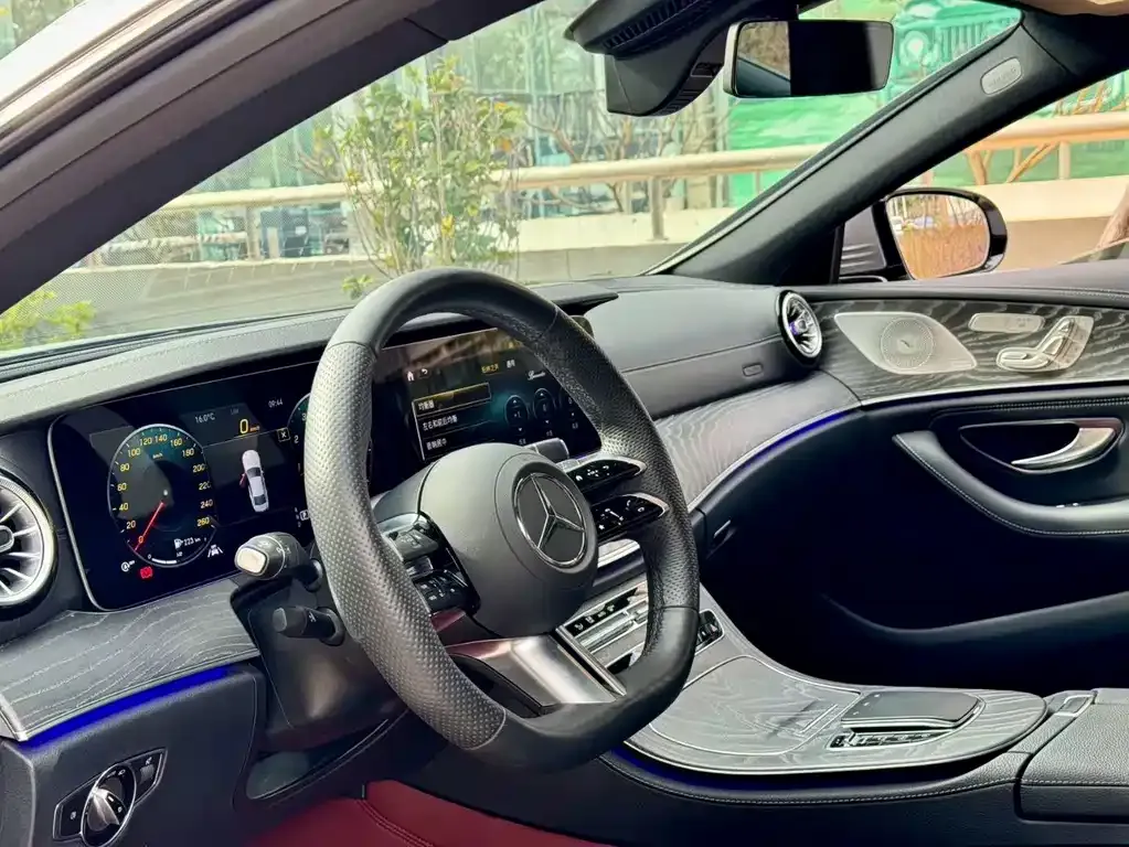 Mercedes-Benz CLS — фото 3