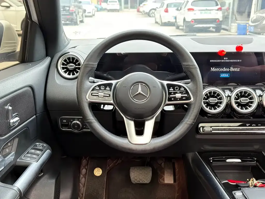 Mercedes-Benz GLA — фото 10
