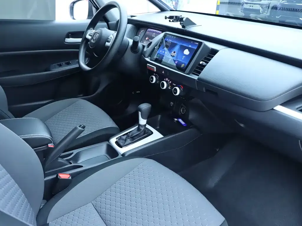 Honda Fit — фото 8