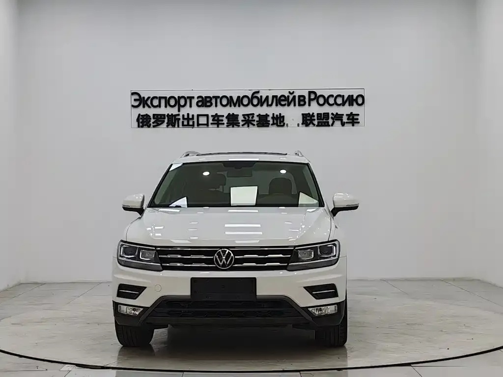 Volkswagen Tiguan L — фото 4