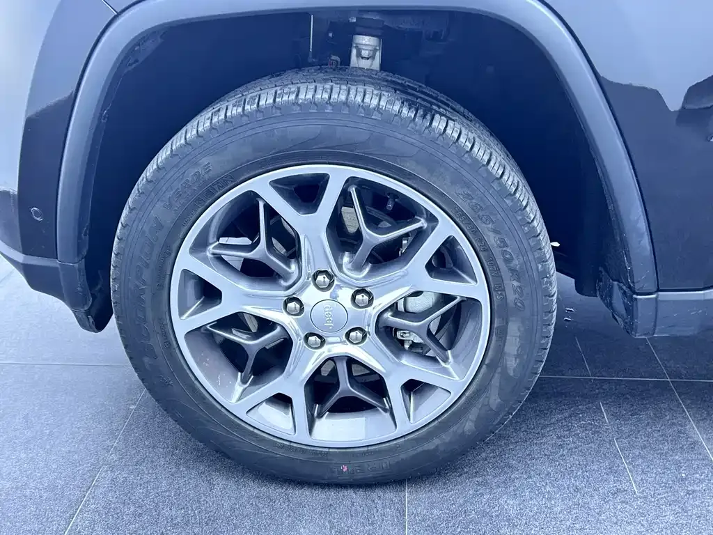 Jeep Grand Cherokee (Import) — фото 10