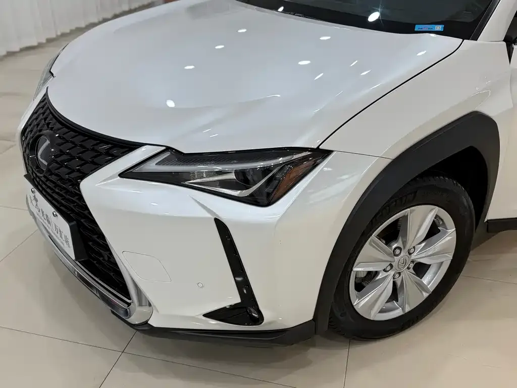 Lexus UX — фото 9