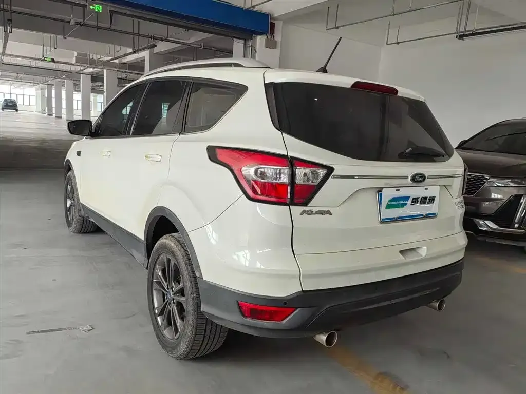 Ford Kuga — фото 2