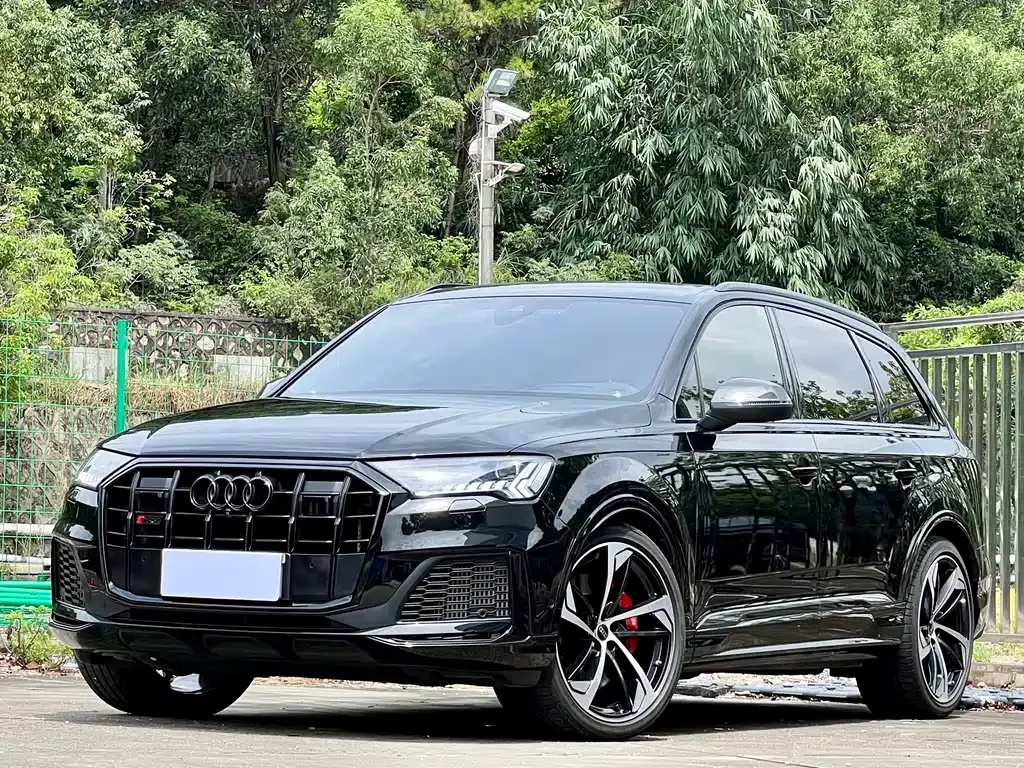 Audi SQ7 — фото 1