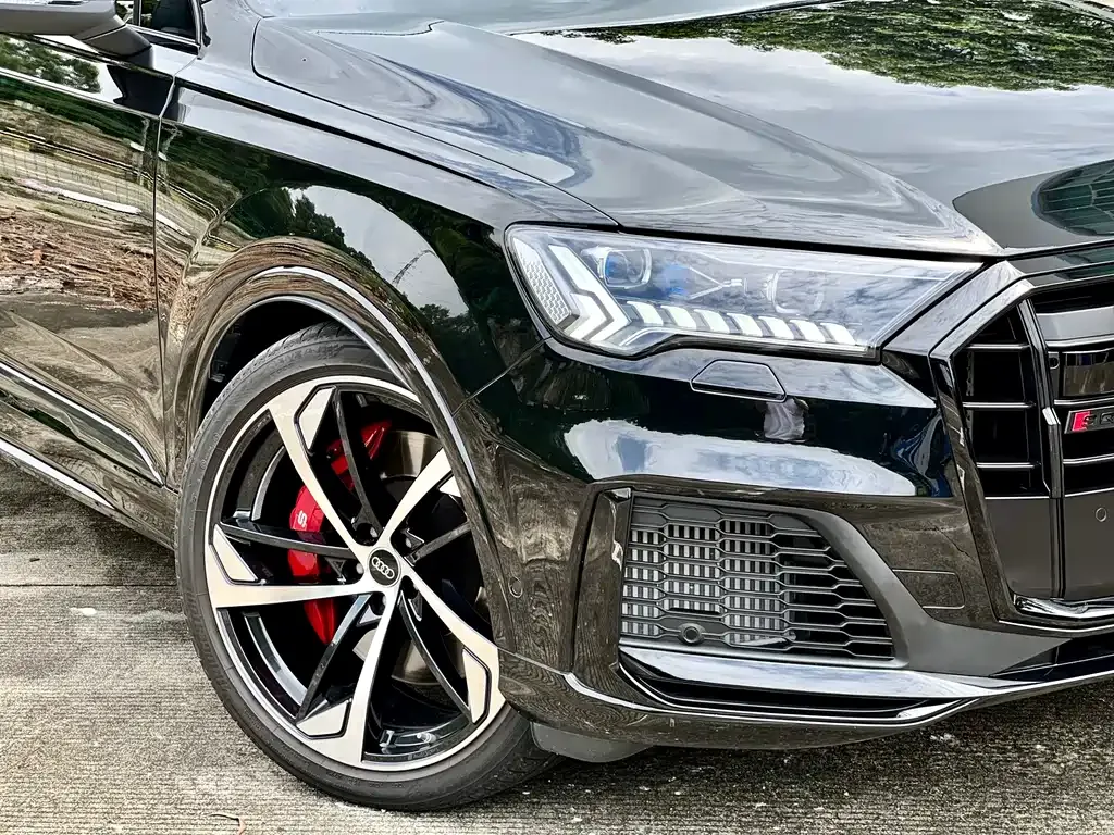 Audi SQ7 — фото 10