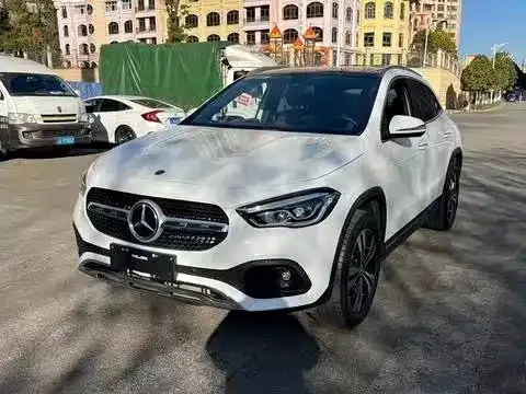 Mercedes-Benz GLA — фото 1