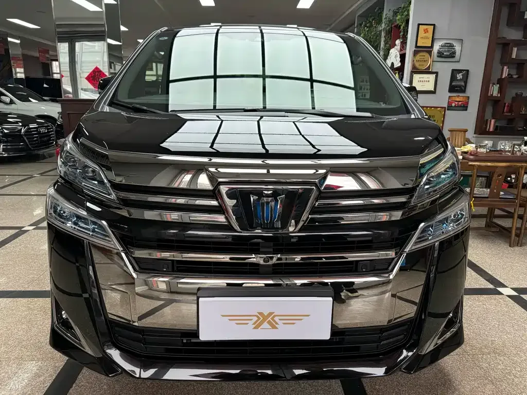 Toyota Vellfire — фото 2