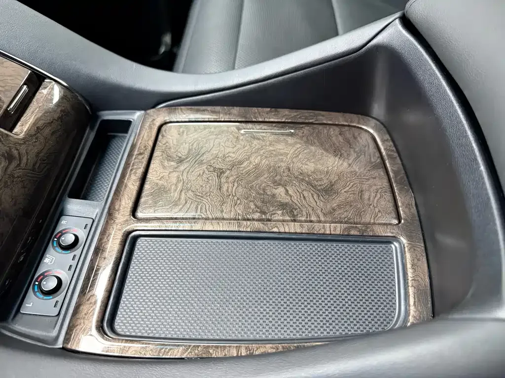 Toyota Vellfire — фото 8