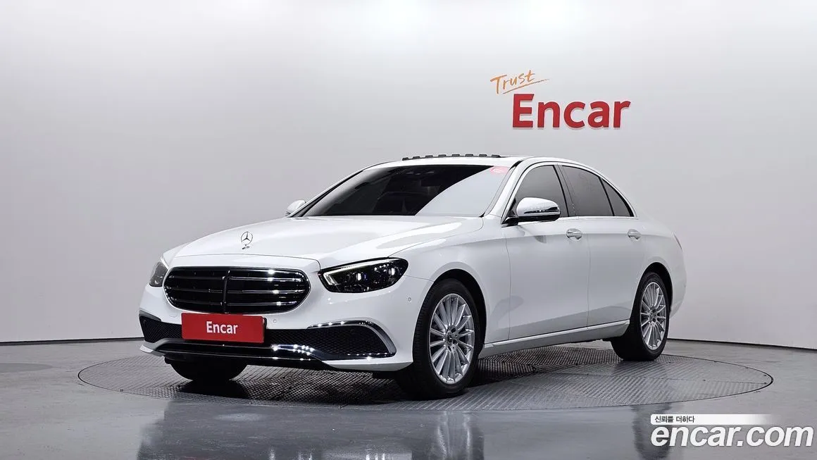 Mercedes-Benz E-Class — фото 1