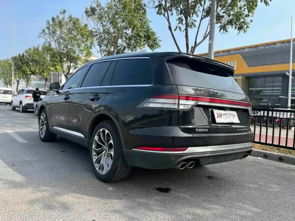 Lincoln Aviator — фото 9