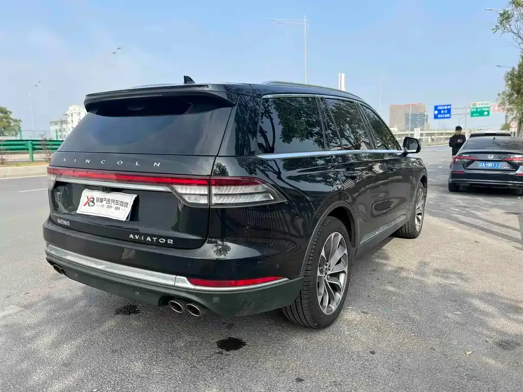 Lincoln Aviator — фото 10