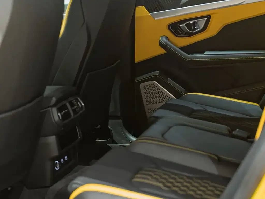 Lamborghini Urus — фото 6