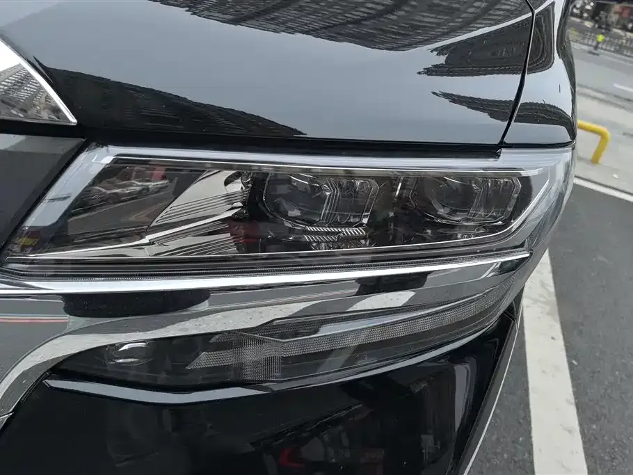 Toyota Alphard — фото 6