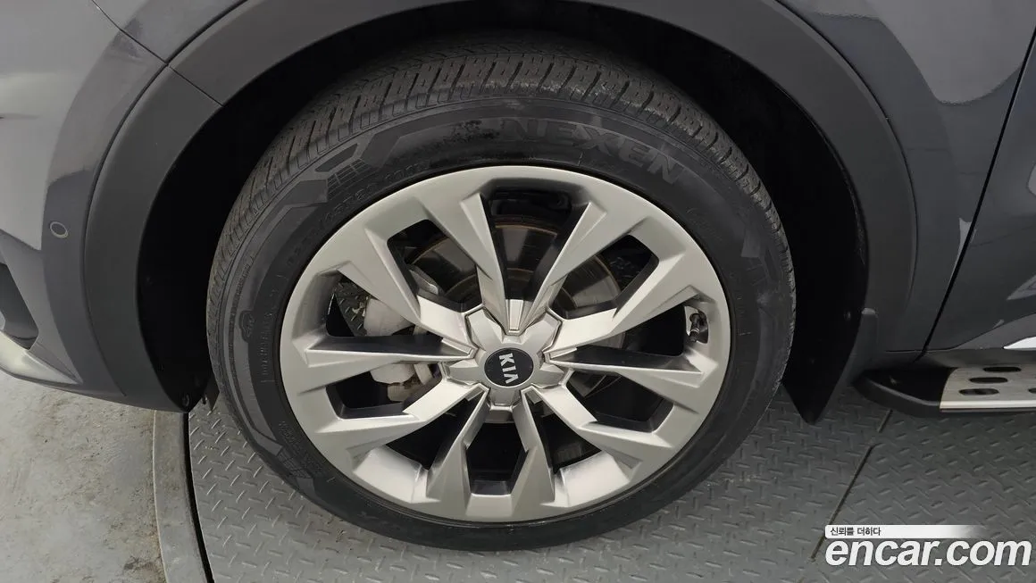Kia Sorento — фото 9