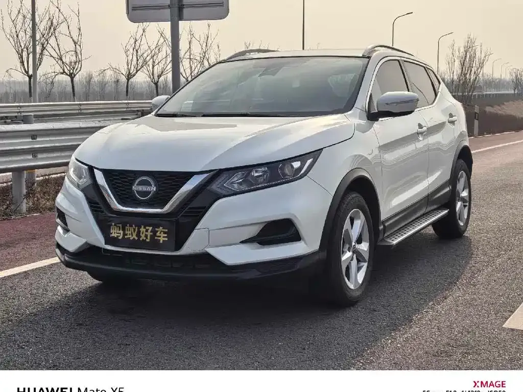 Nissan Qashqai — фото 1