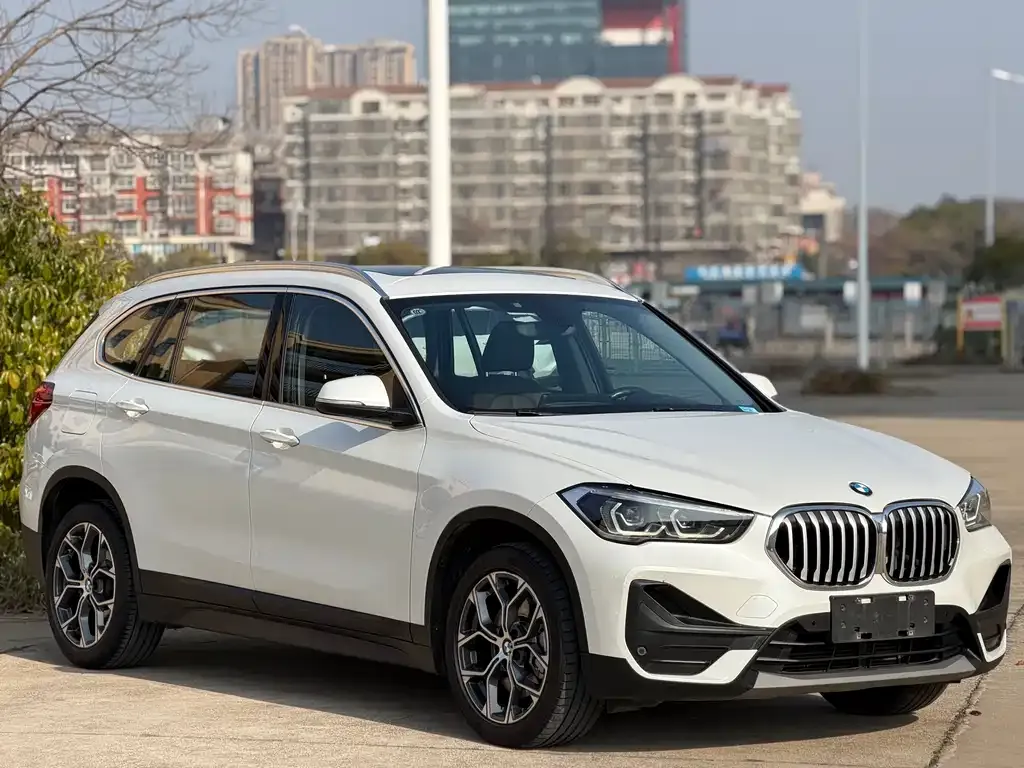 BMW X1 — фото 9