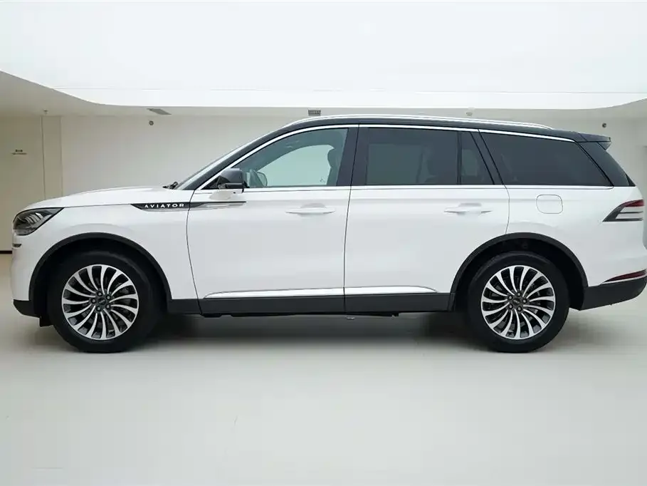 Lincoln Aviator — фото 5