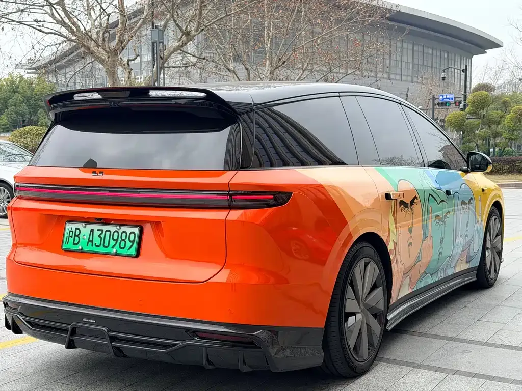 Li Auto i8 — фото 7