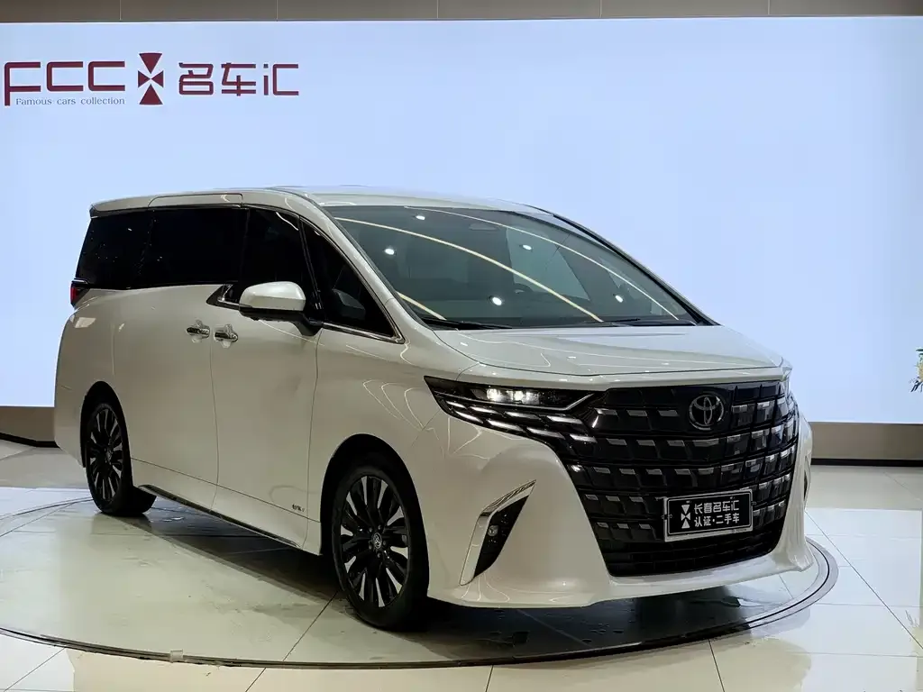 Toyota Alphard — фото 2