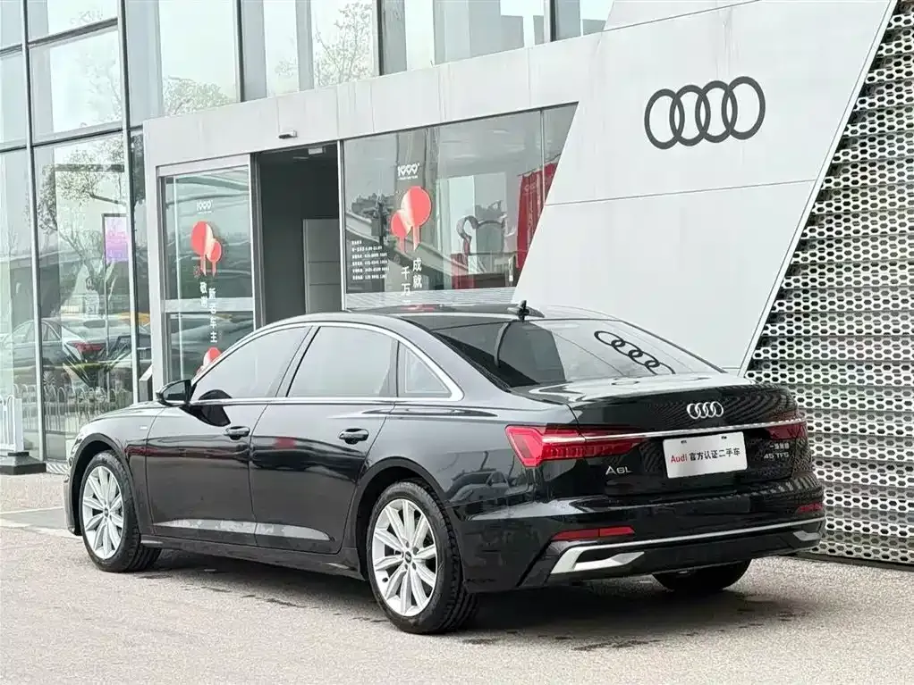 Audi A6L — фото 10