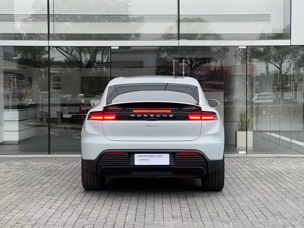 Porsche Macan EV — фото 10