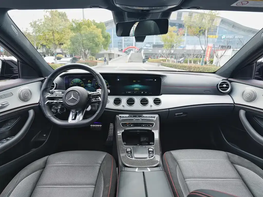 Mercedes-Benz E-Class AMG — фото 5
