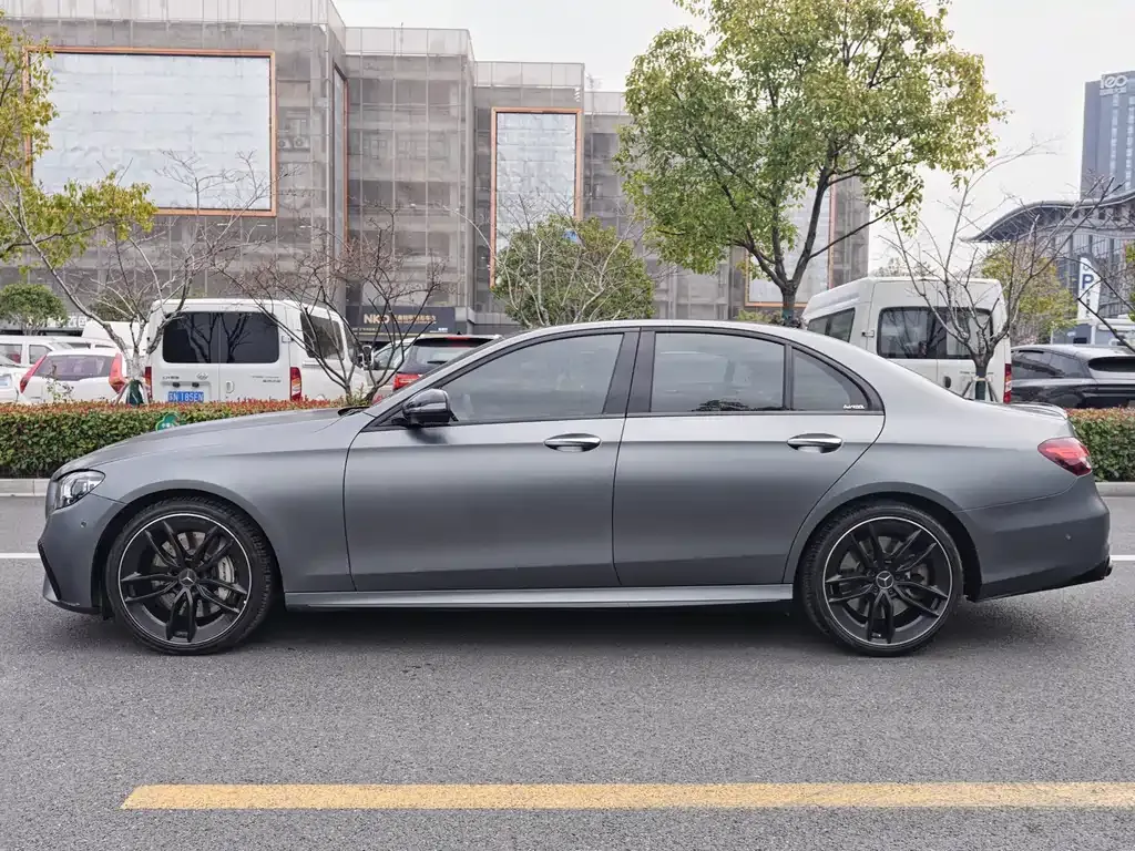 Mercedes-Benz E-Class AMG — фото 10