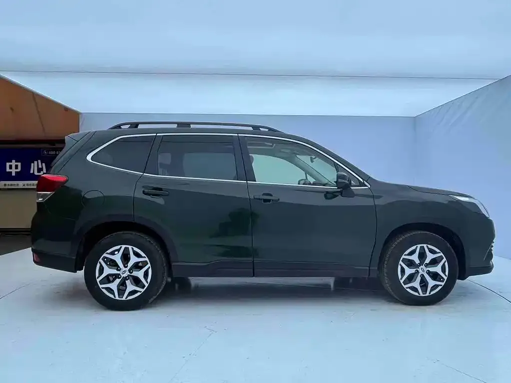 Subaru Forester — фото 9