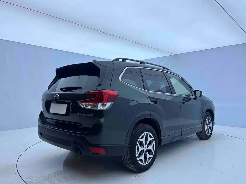Subaru Forester — фото 7