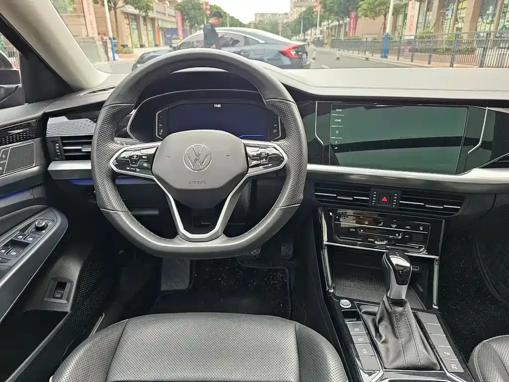 Volkswagen Passat — фото 8
