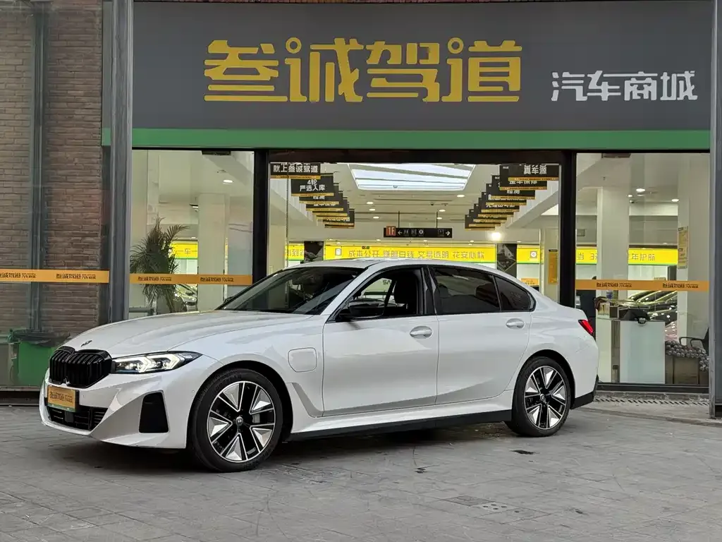 BMW i3 — фото 1