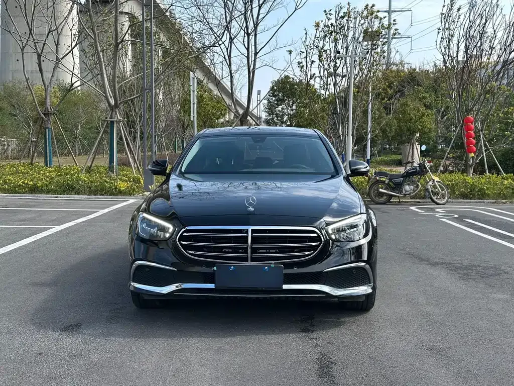 Mercedes-Benz E-Class — фото 10