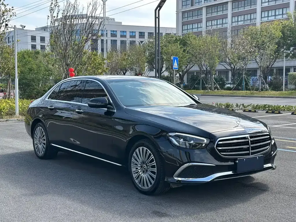 Mercedes-Benz E-Class — фото 5