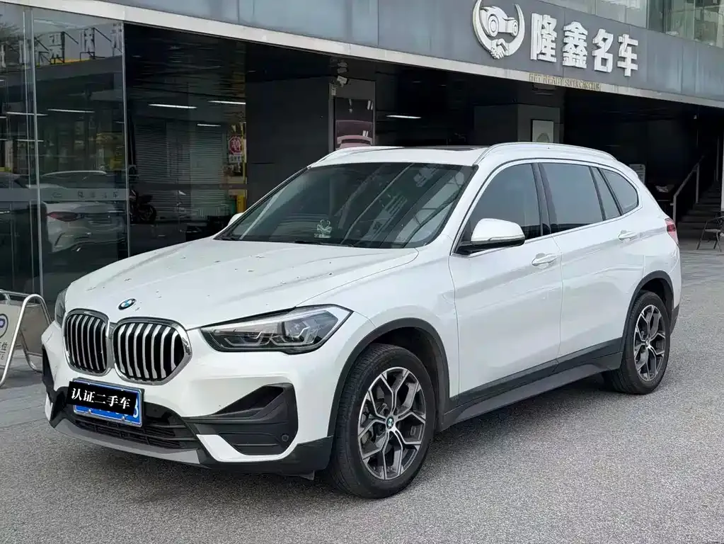 BMW X1 — фото 1