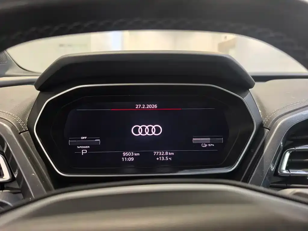 Audi Q4 e-tron — фото 2