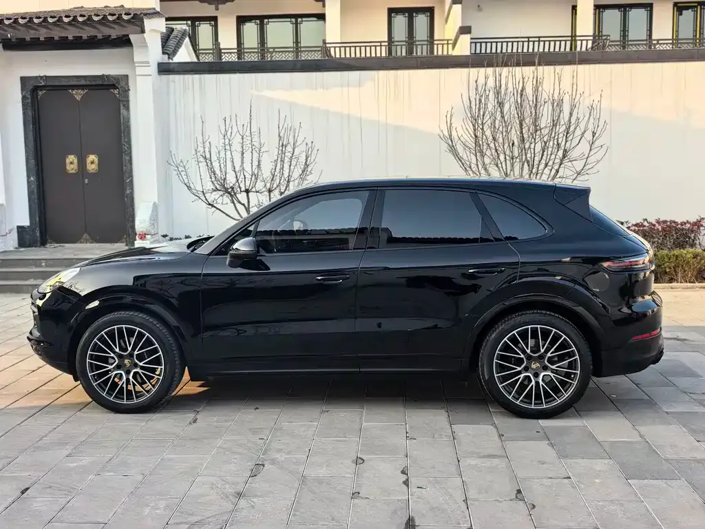 Porsche Cayenne — фото 10