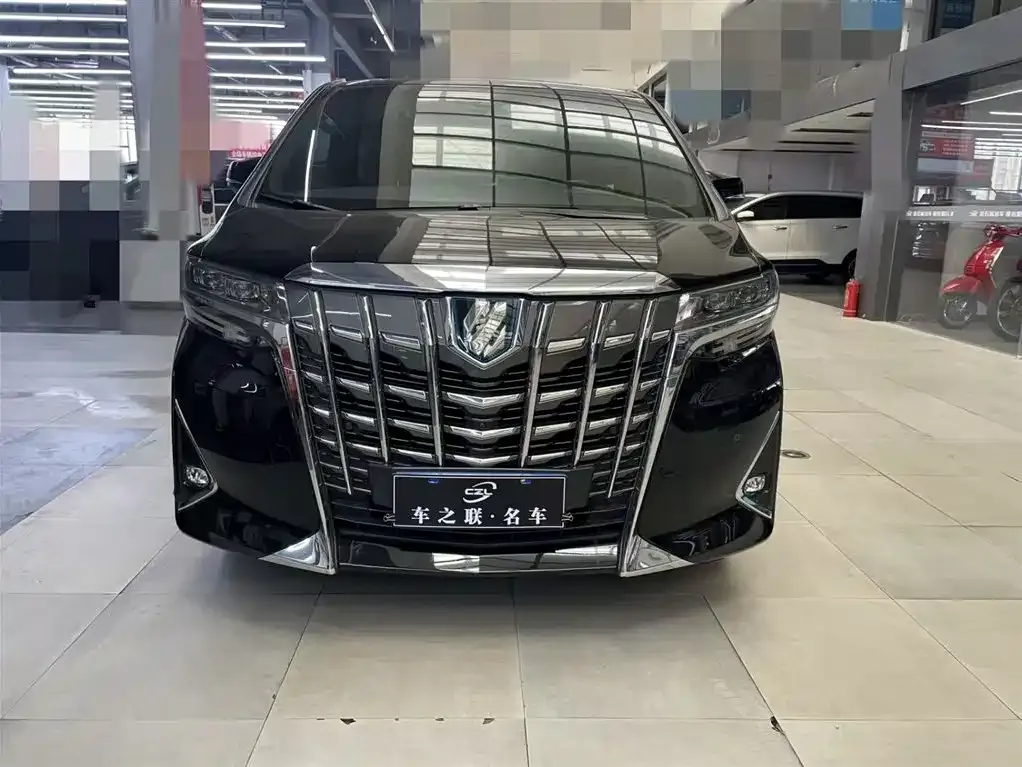 Toyota Alphard — фото 9