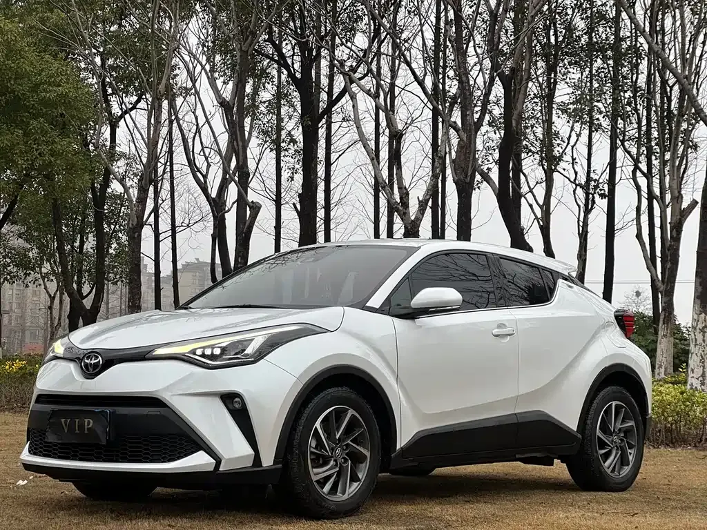 Toyota C-HR — фото 1