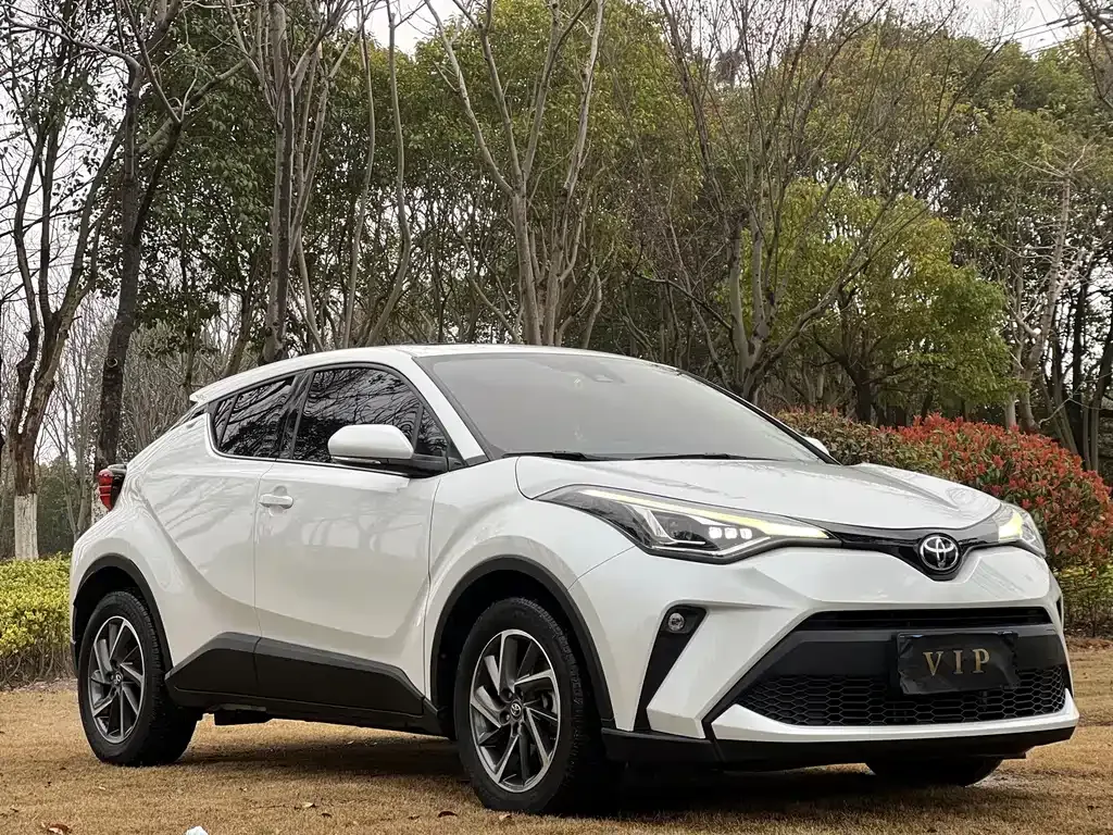 Toyota C-HR — фото 10