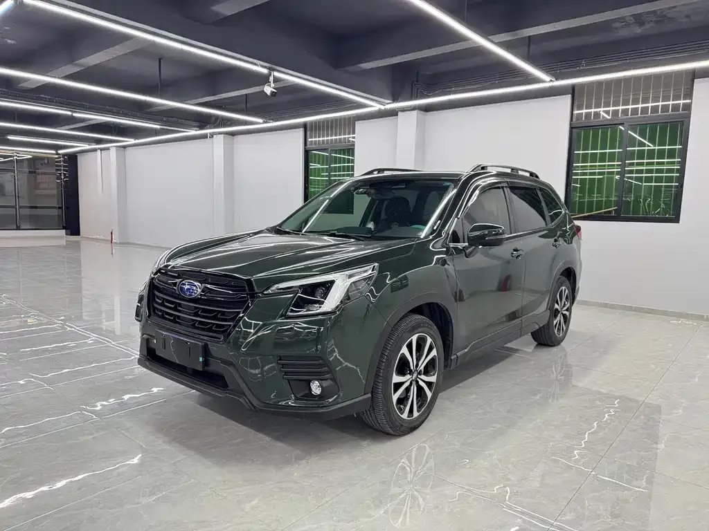 Subaru Forester — фото 1