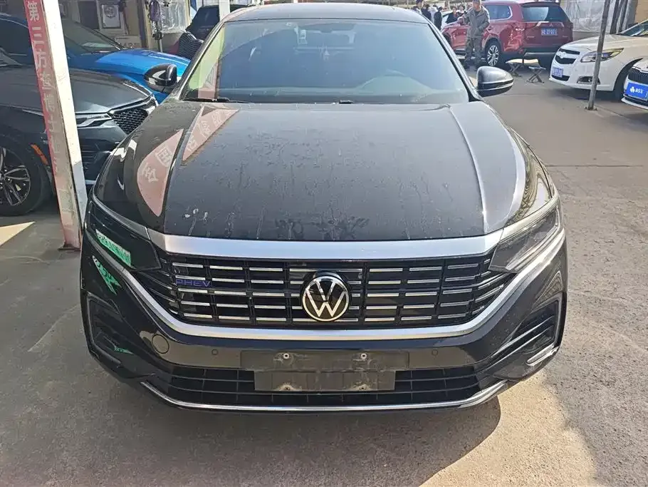 Volkswagen Passat New Energy — фото 3